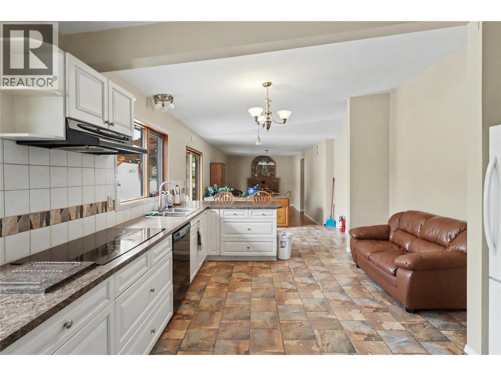 4055 Victoria Road - Image 6