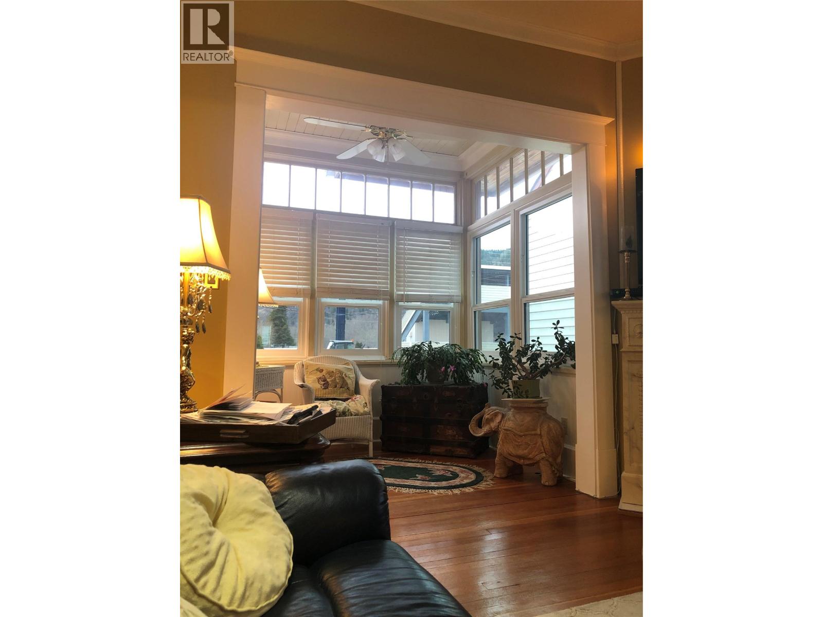 1335 THOM Street - 12