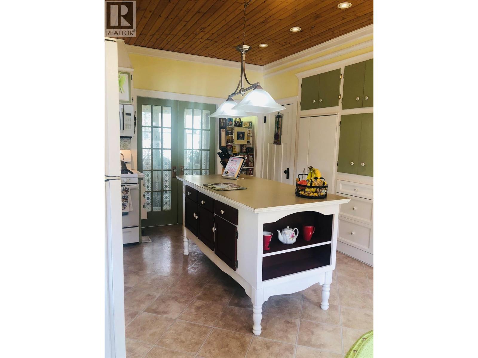 1335 THOM Street - 27