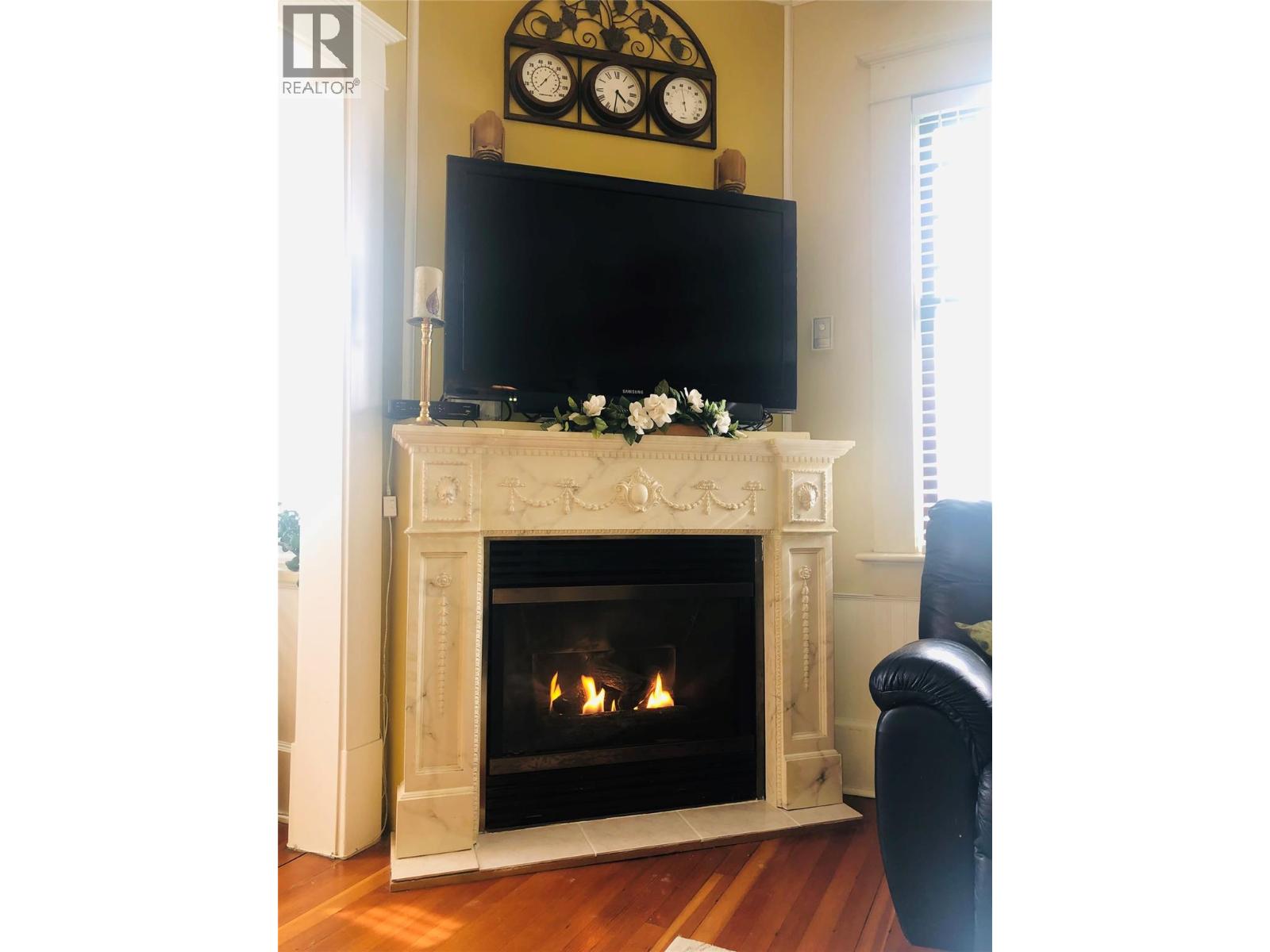 1335 THOM Street - 16