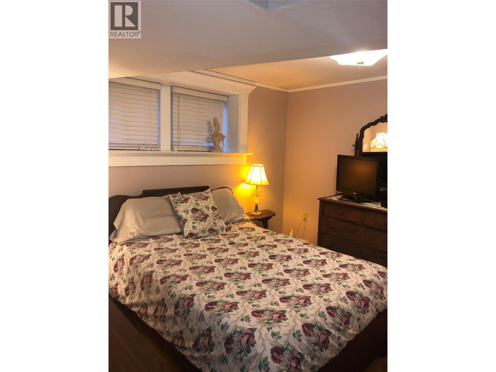 1335 THOM Street - 47