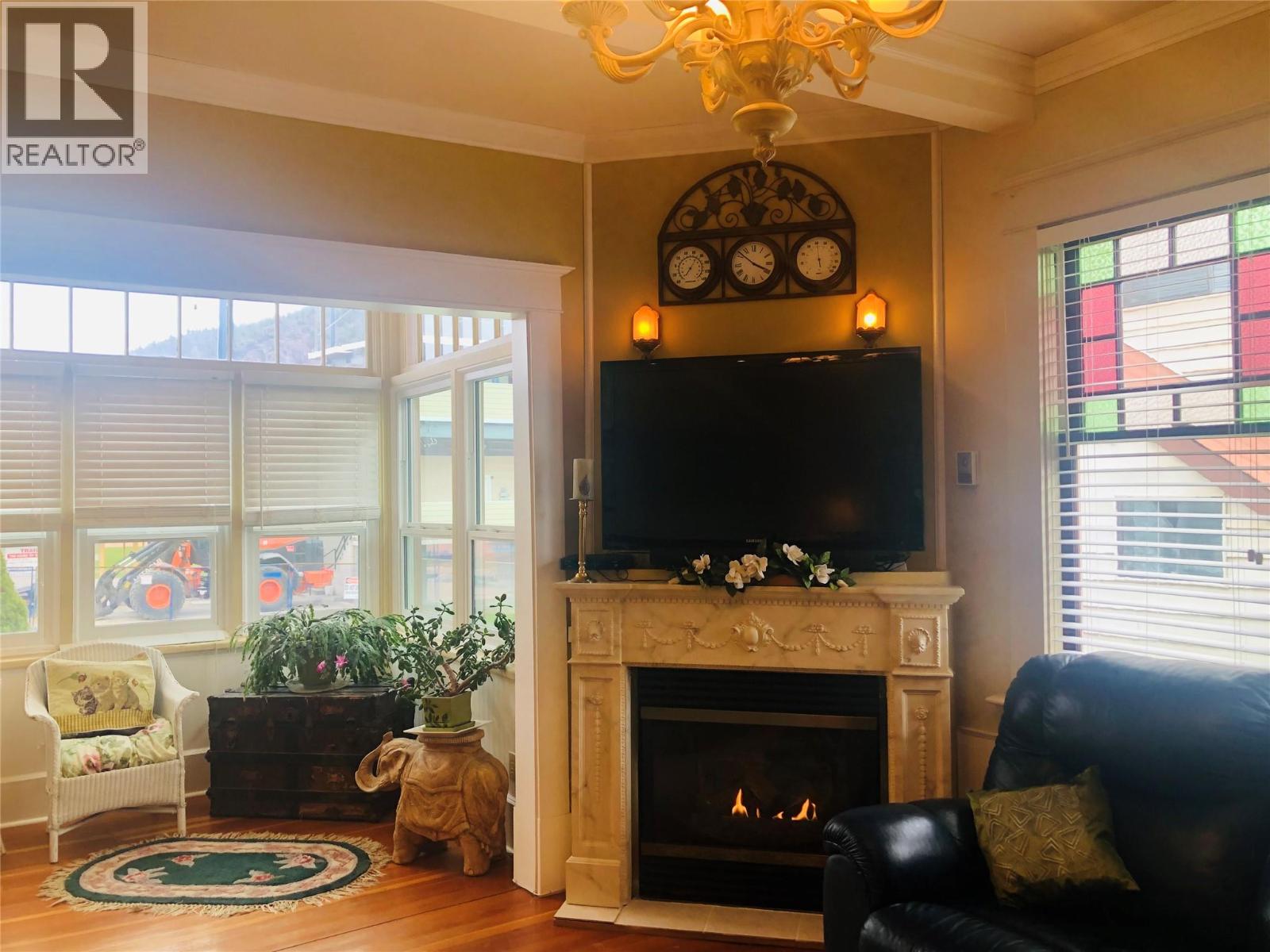 1335 THOM Street - 13