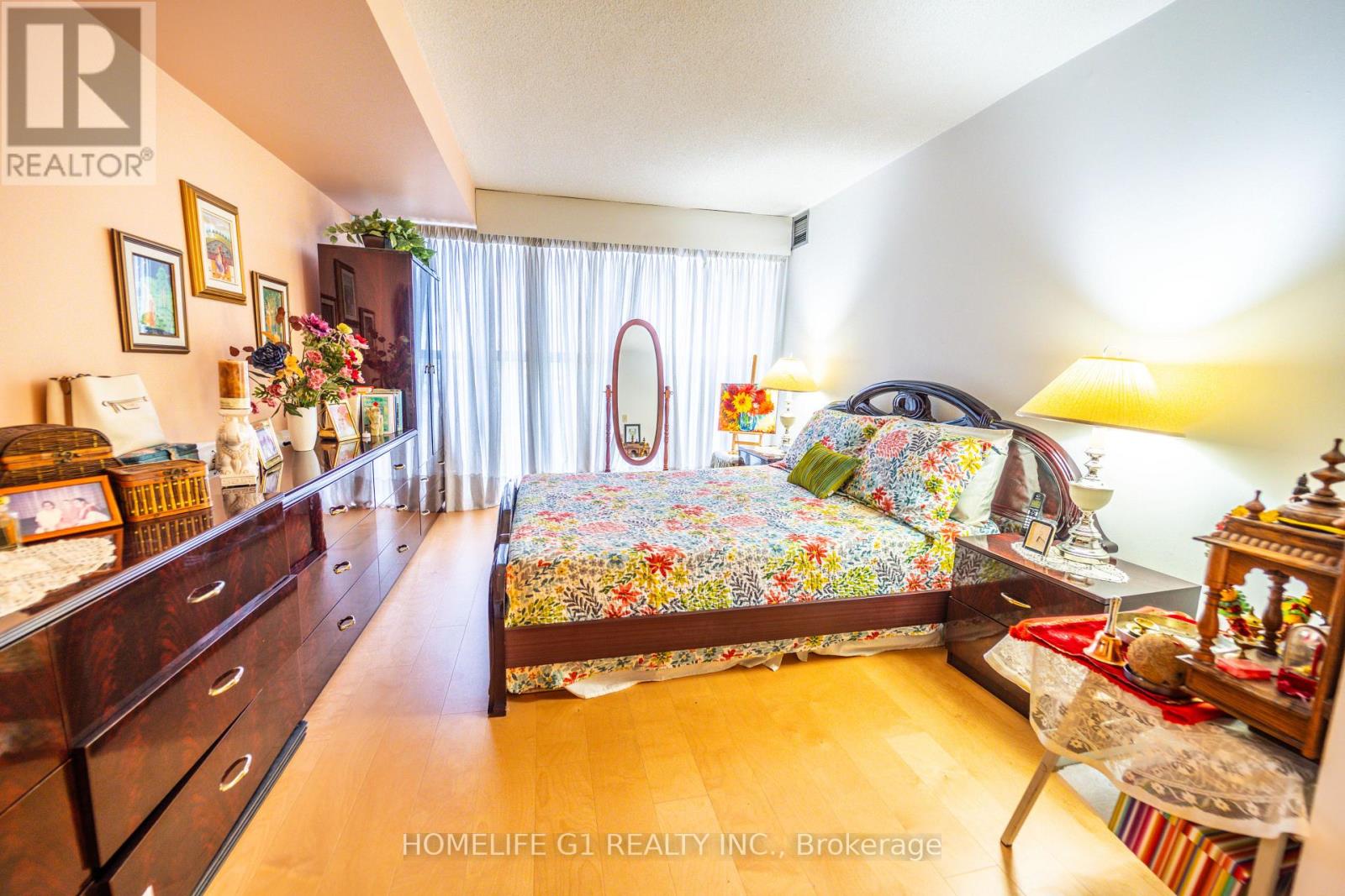 #911 4185 SHIPP DRIVE - 24