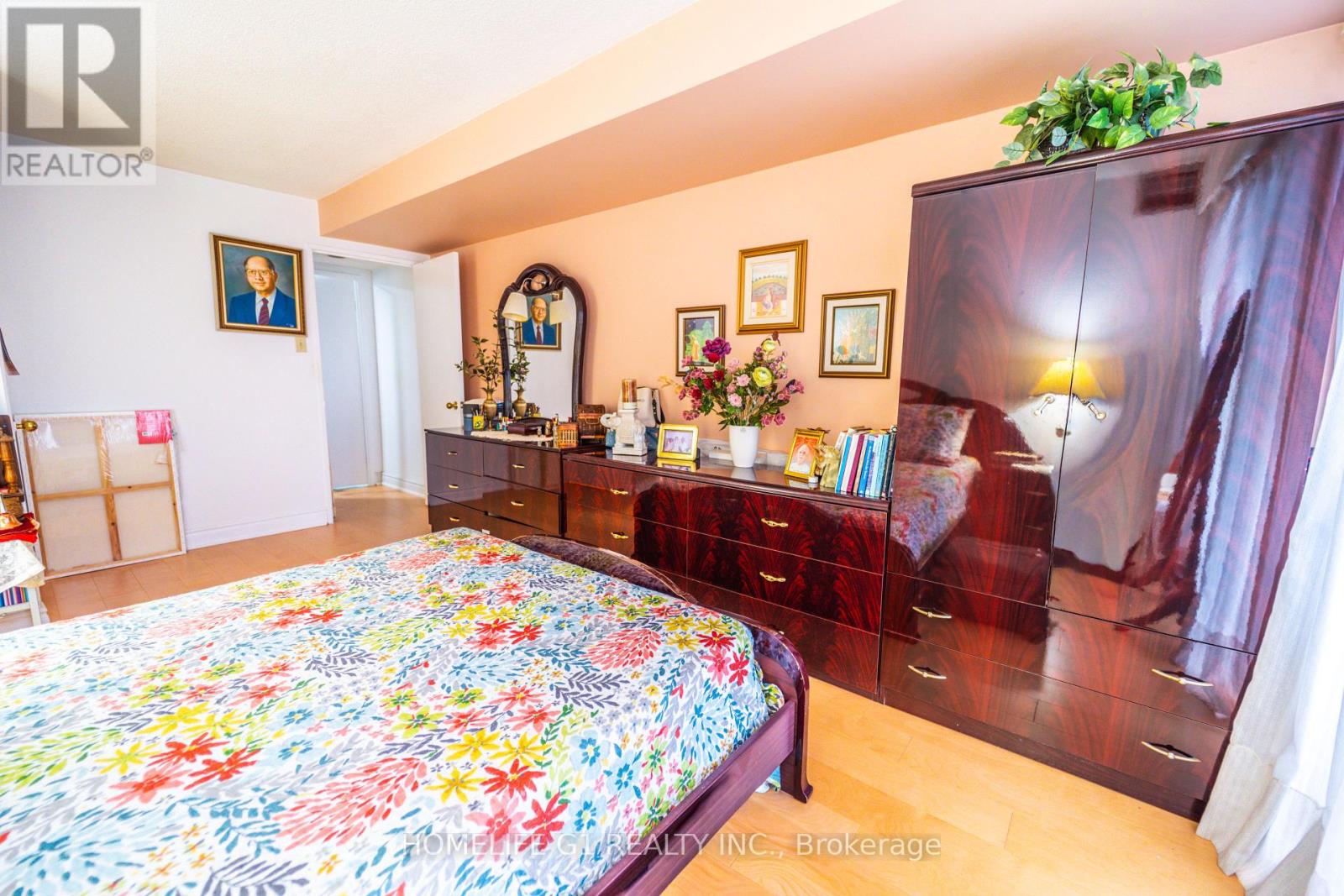 #911 4185 SHIPP DRIVE - 27