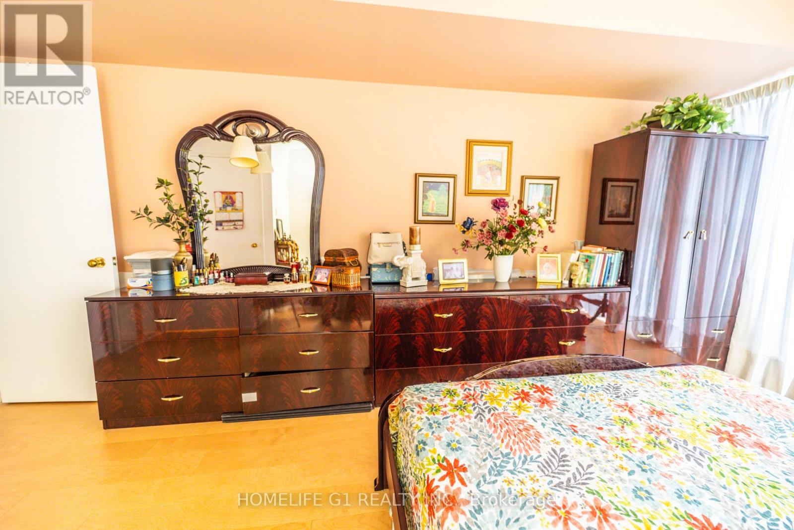 #911 4185 SHIPP DRIVE - 28