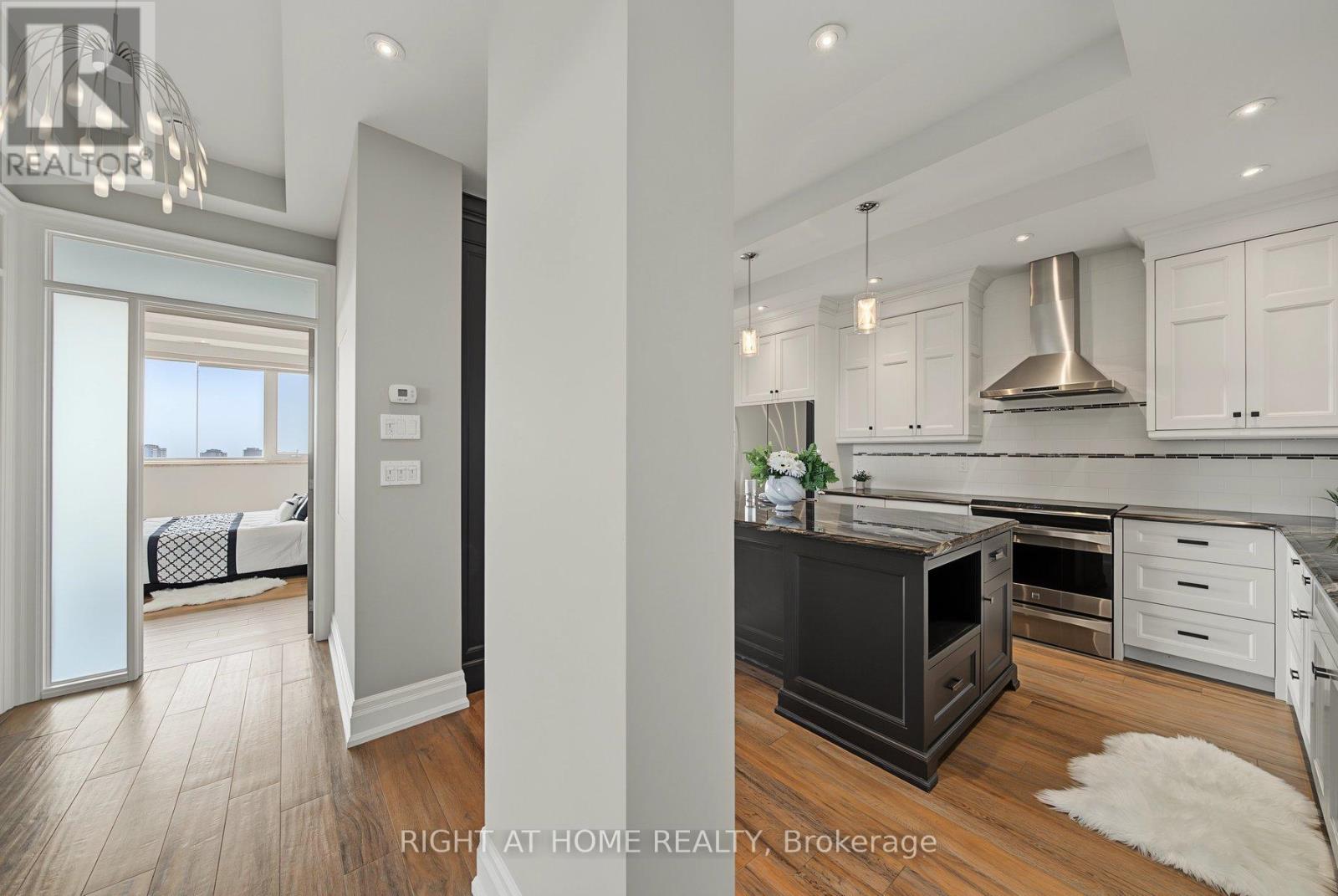 #1206 20 SPEERS ROAD - Image 12