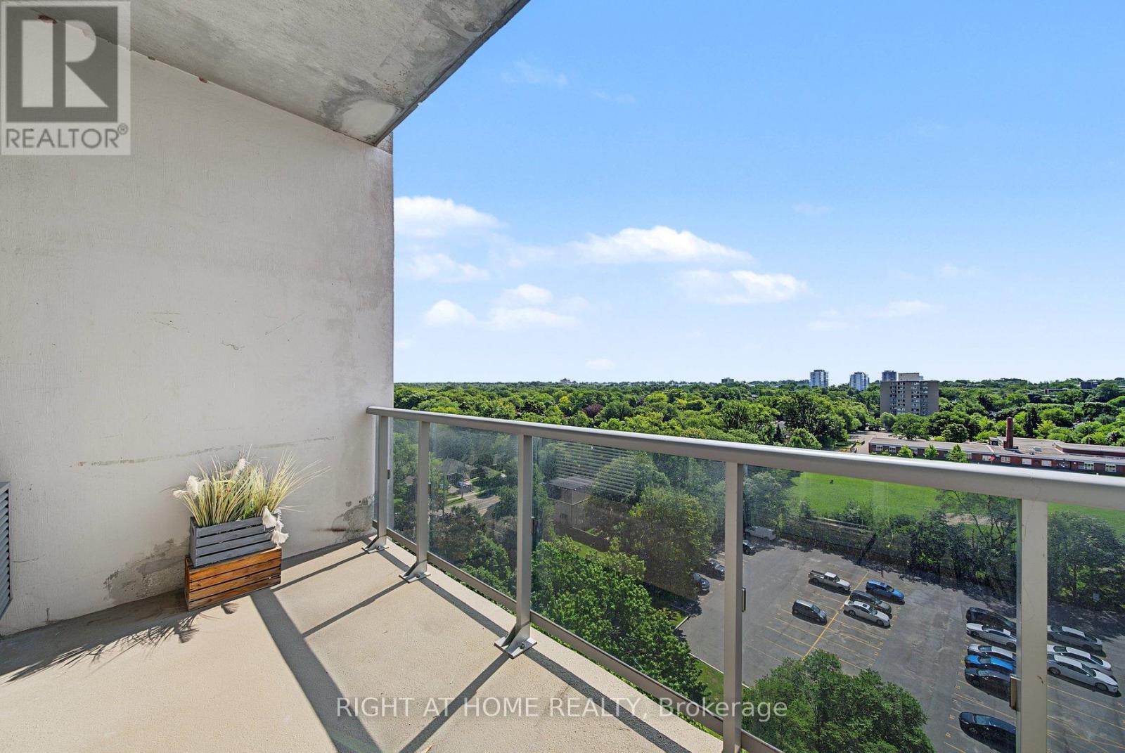 #1206 20 SPEERS ROAD - Image 23