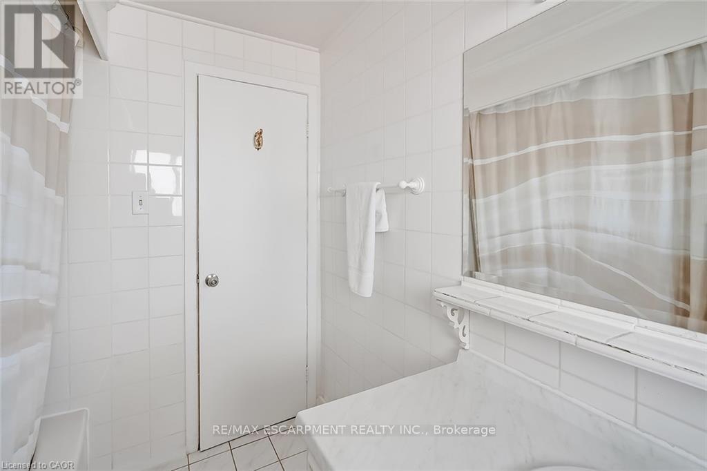 652 ARDLEIGH CRESCENT - 25