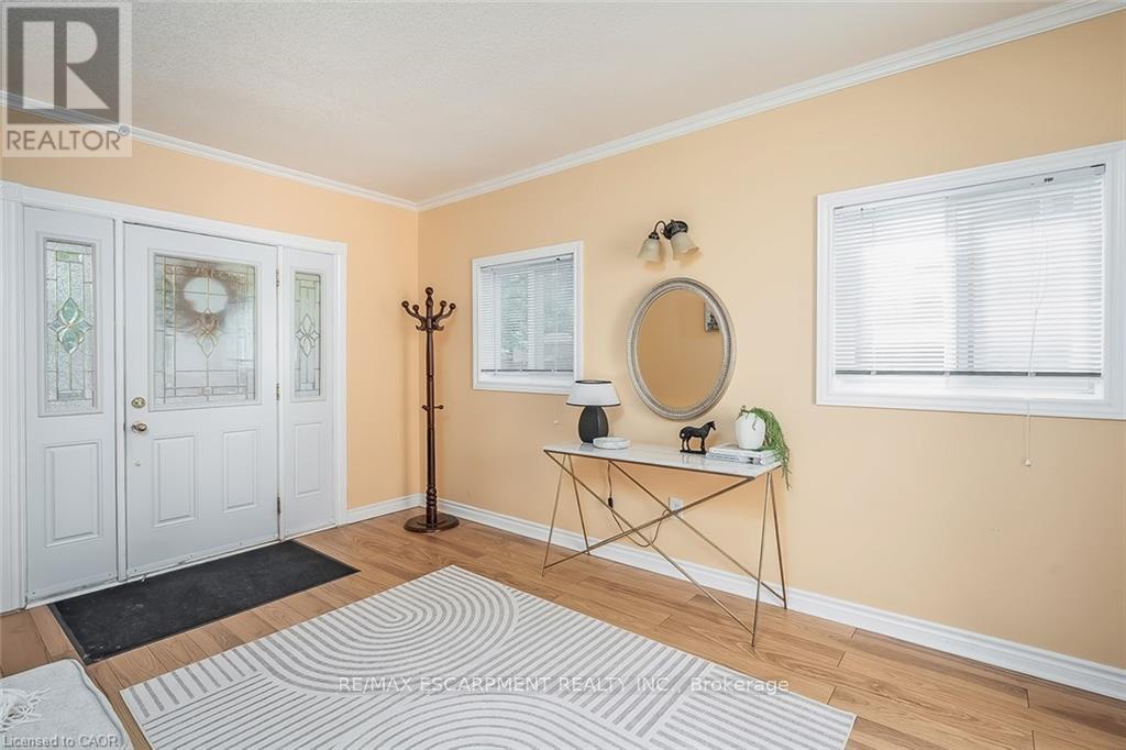 652 ARDLEIGH CRESCENT - 4