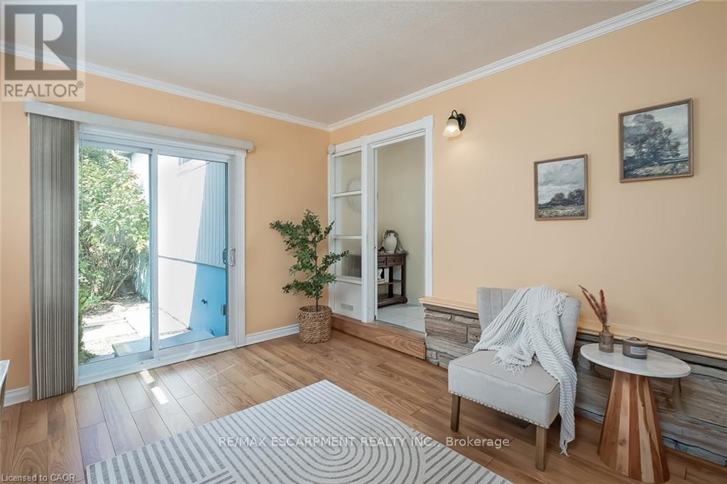 652 ARDLEIGH CRESCENT - 5