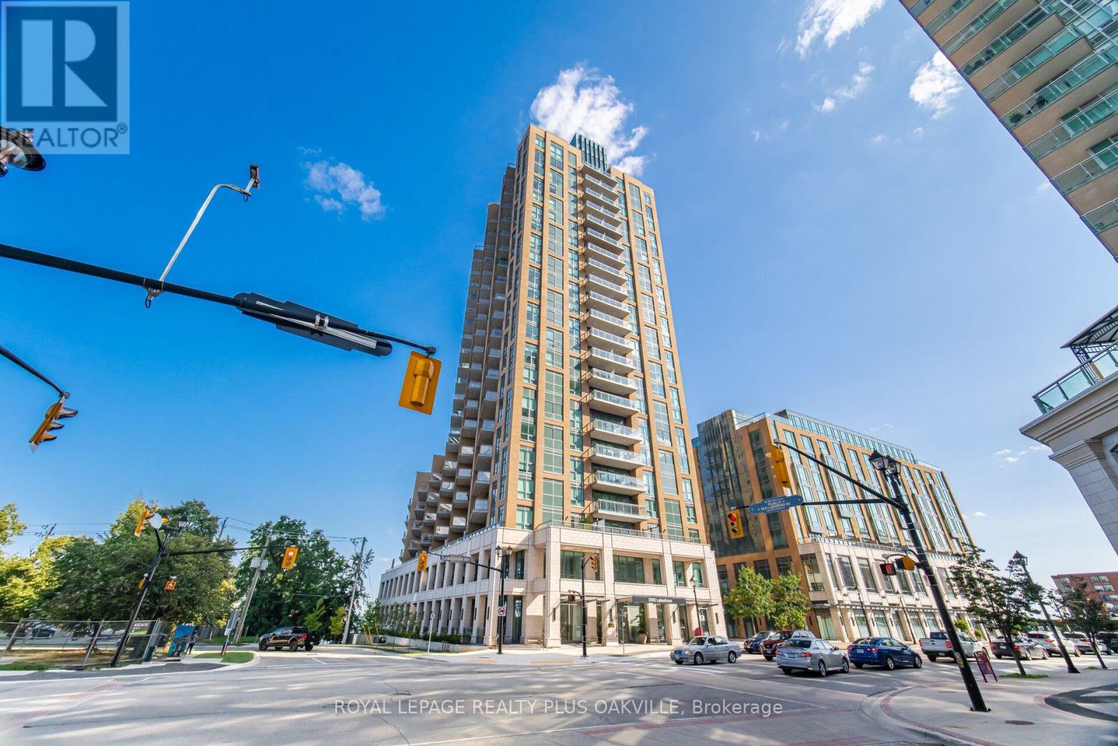 #303A 2060 LAKESHORE ROAD - 1