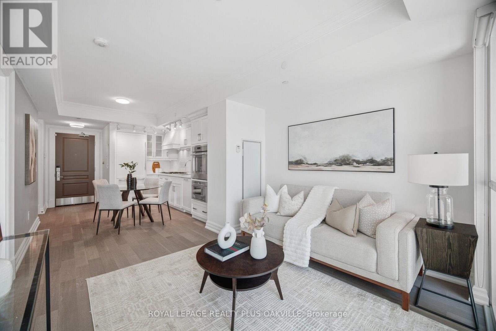#303A 2060 LAKESHORE ROAD - 12