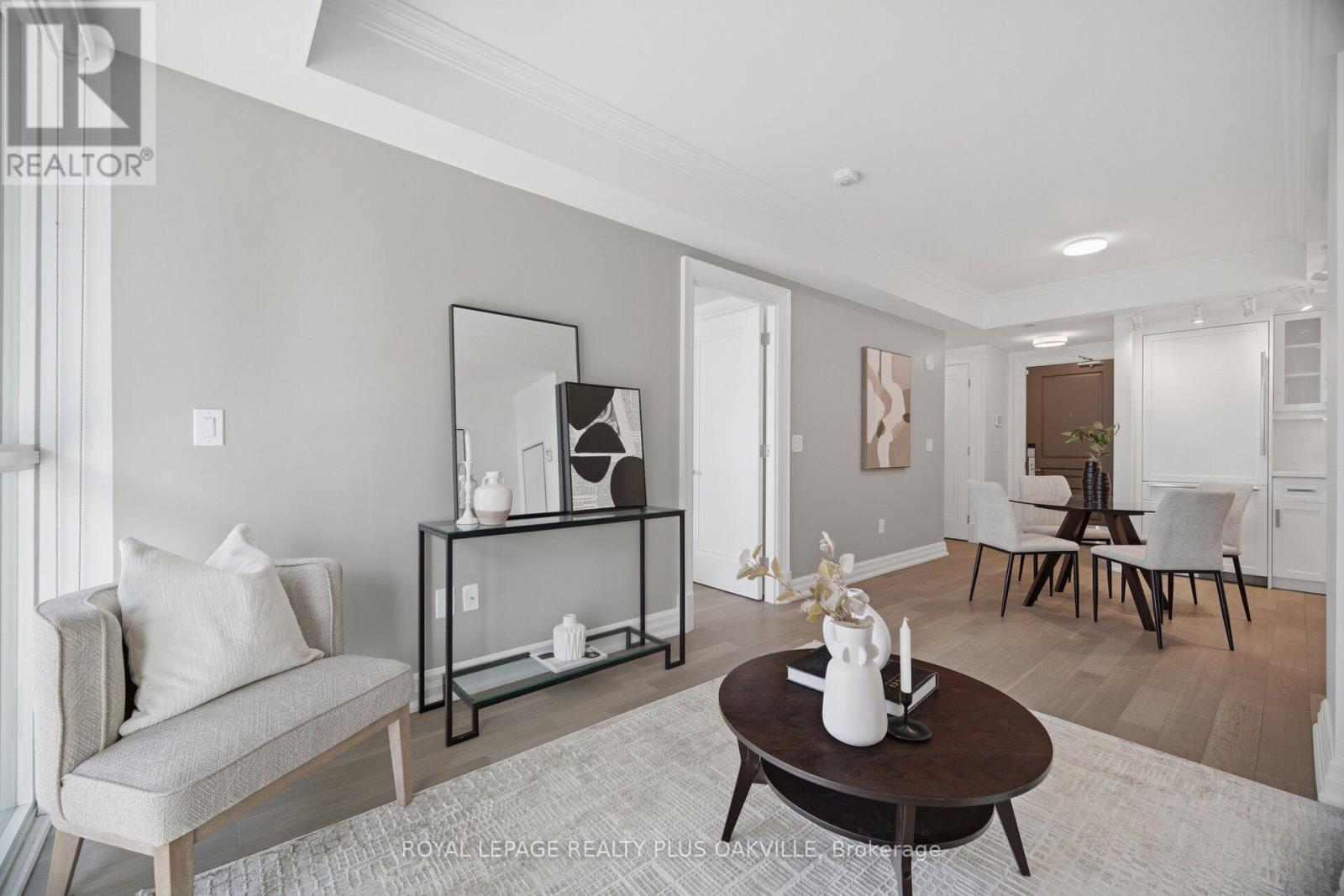 #303A 2060 LAKESHORE ROAD - 15