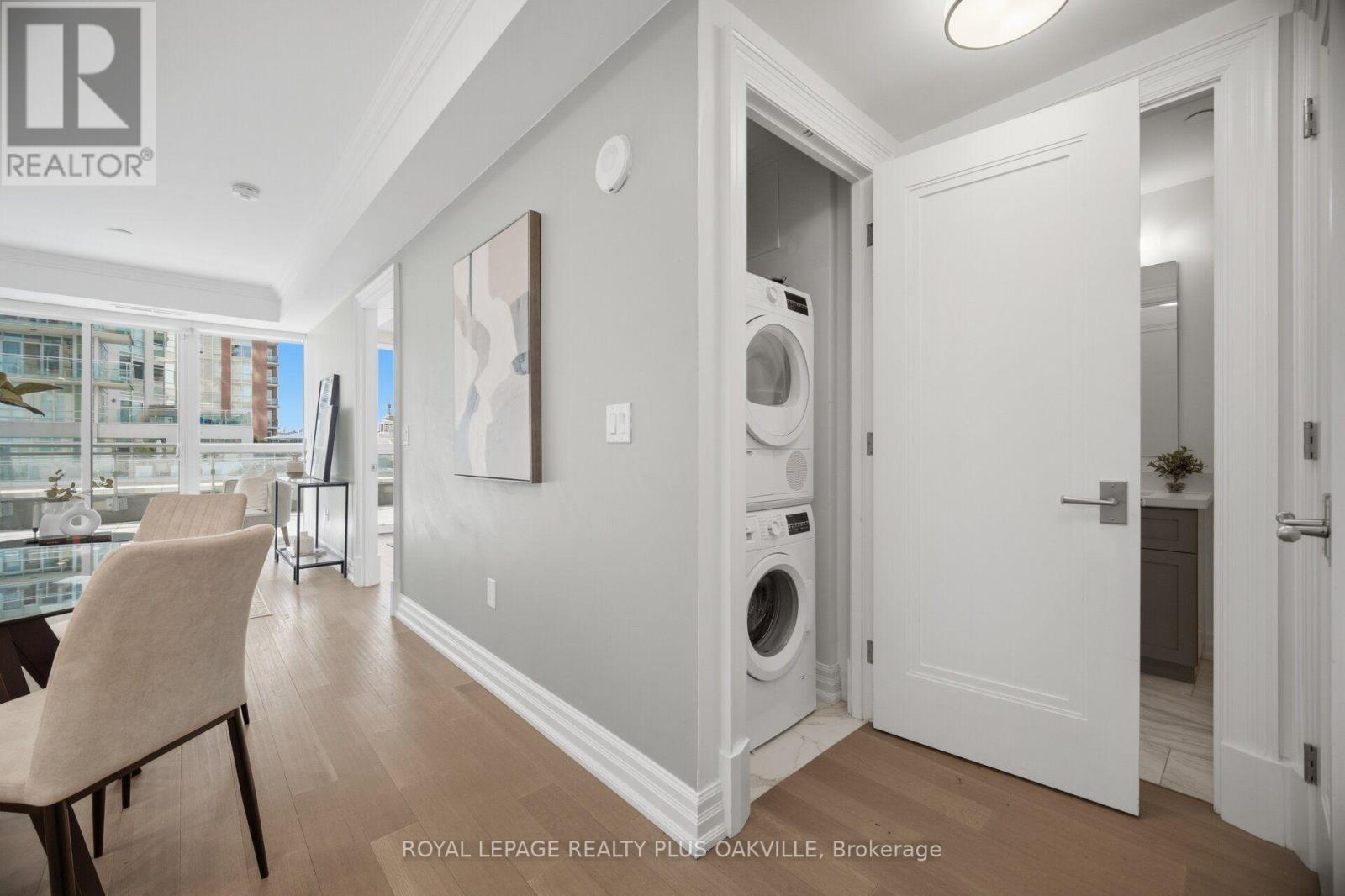 #303A 2060 LAKESHORE ROAD - 17