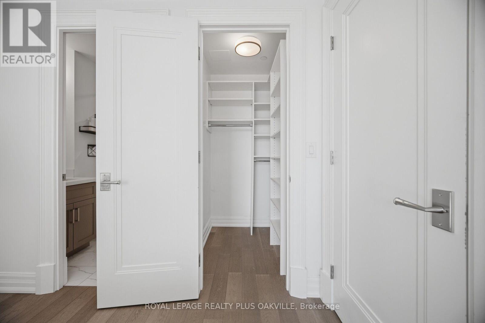 #303A 2060 LAKESHORE ROAD - 22