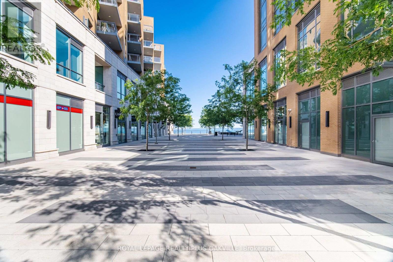 #303A 2060 LAKESHORE ROAD - 33