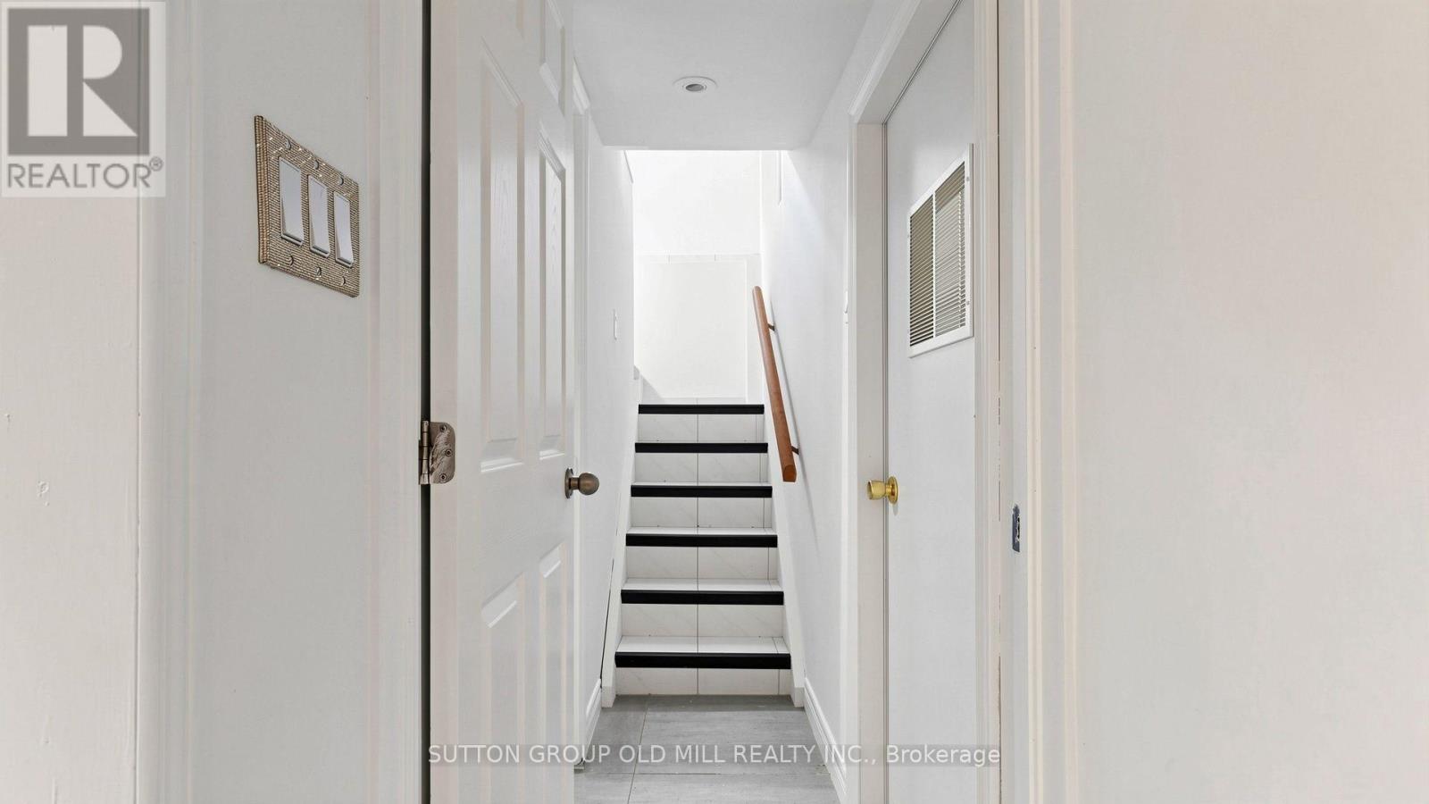 6 HILLDALE ROAD - 23