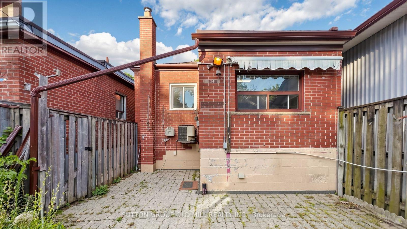 6 HILLDALE ROAD - 38