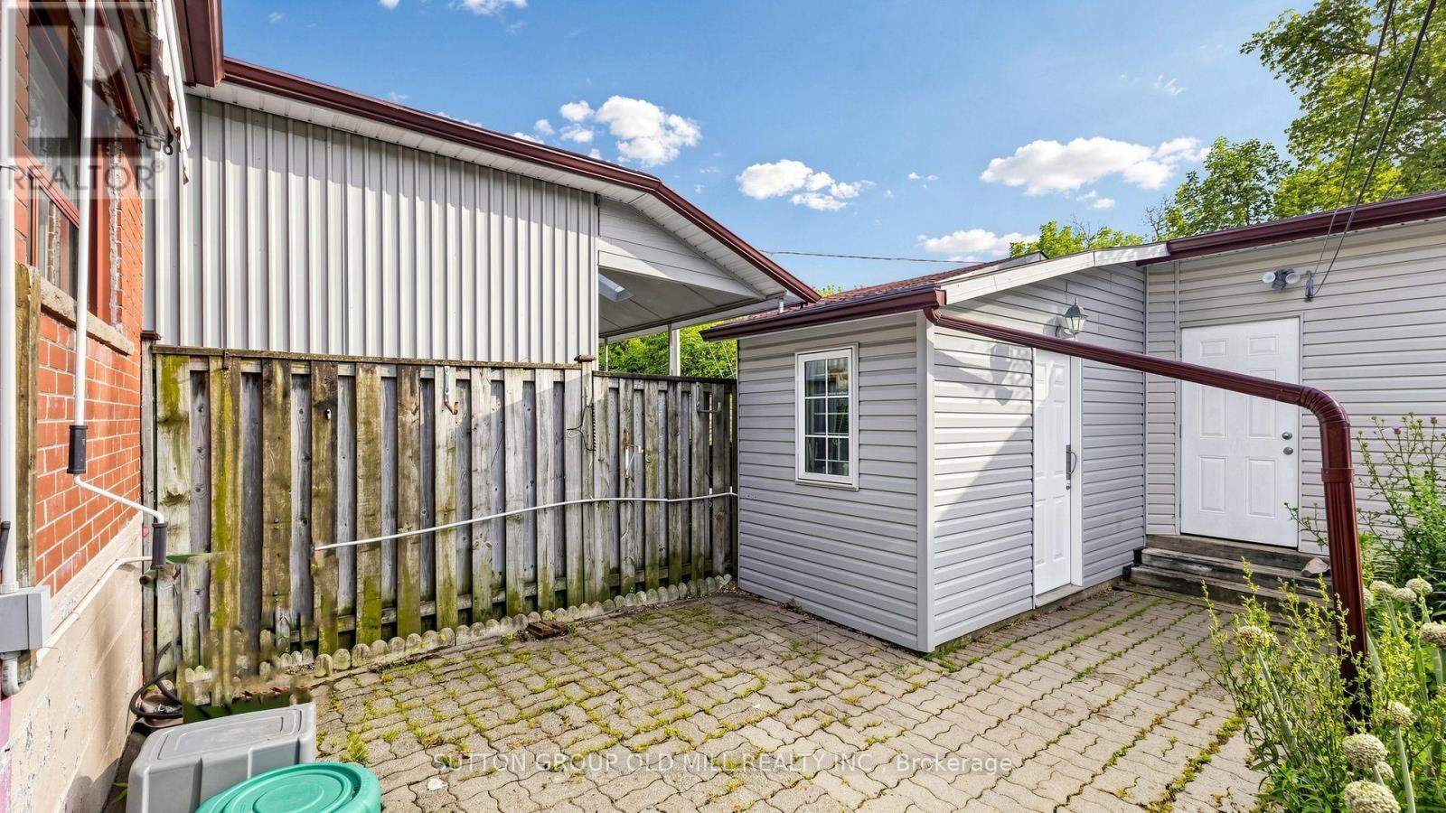6 HILLDALE ROAD - 40