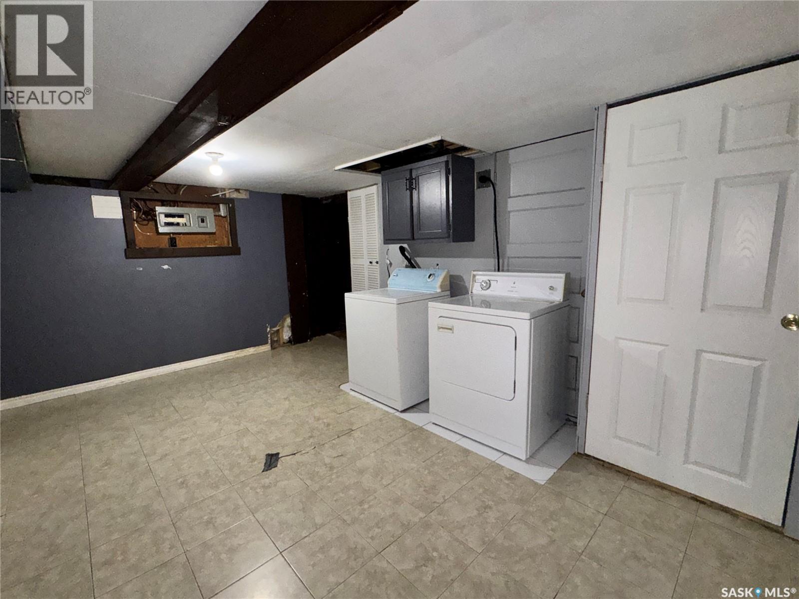 303 4th AVENUE W - 19