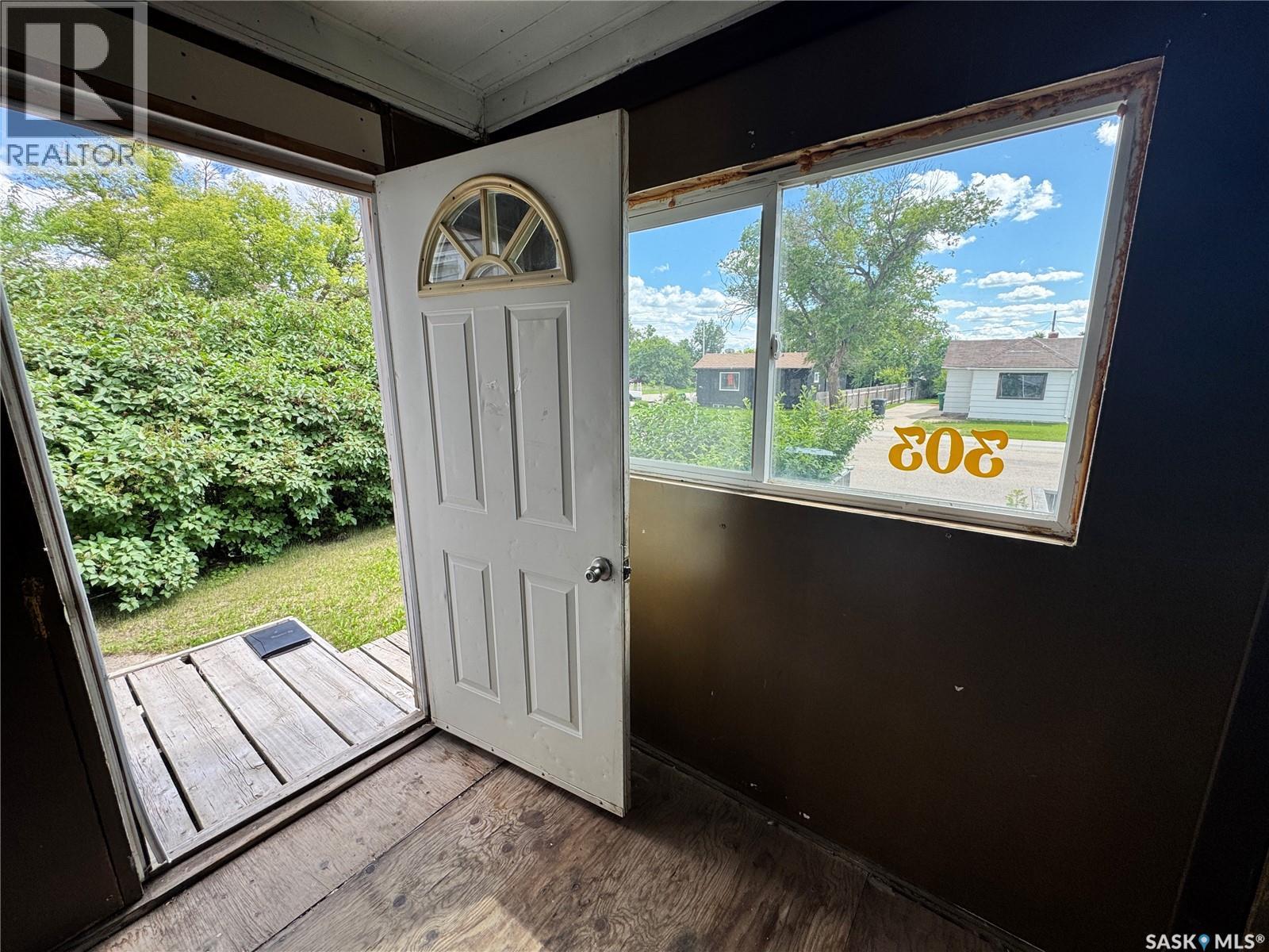 303 4th AVENUE W - 3