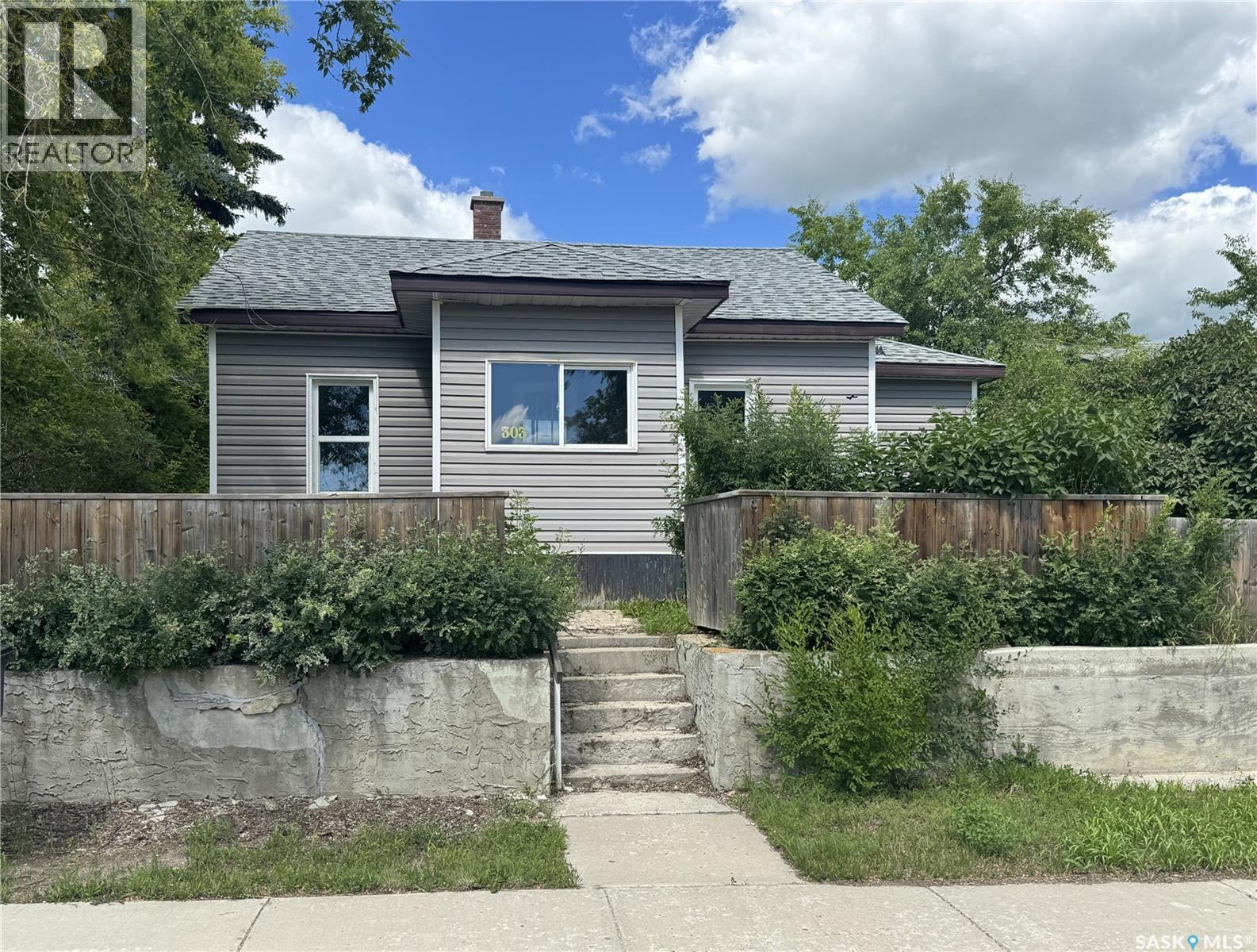 303 4th AVENUE W - 33