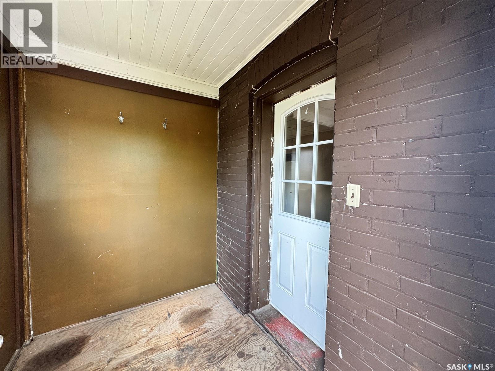 303 4th AVENUE W - 4