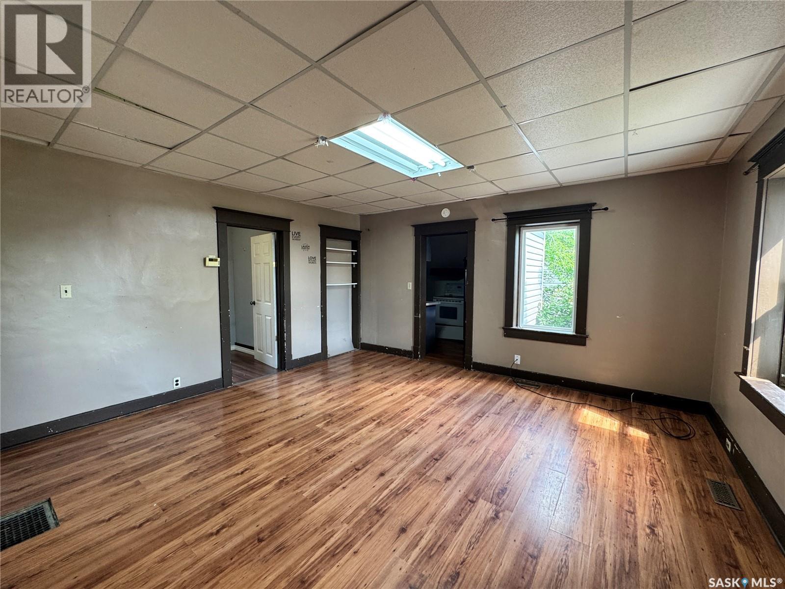 303 4th AVENUE W - 8
