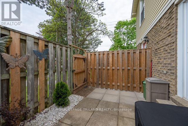 #104 70 FIDDLERS GREEN ROAD - 16