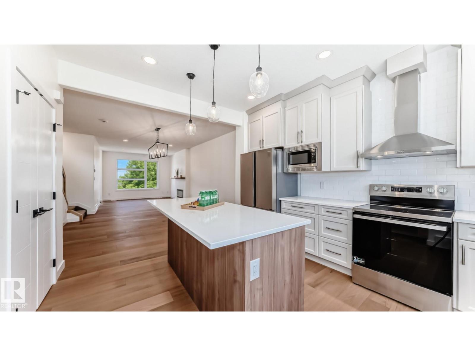 10721 70 AV NW - 5