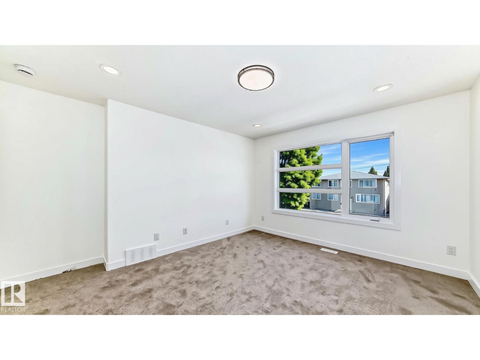 10721 70 AV NW - 27