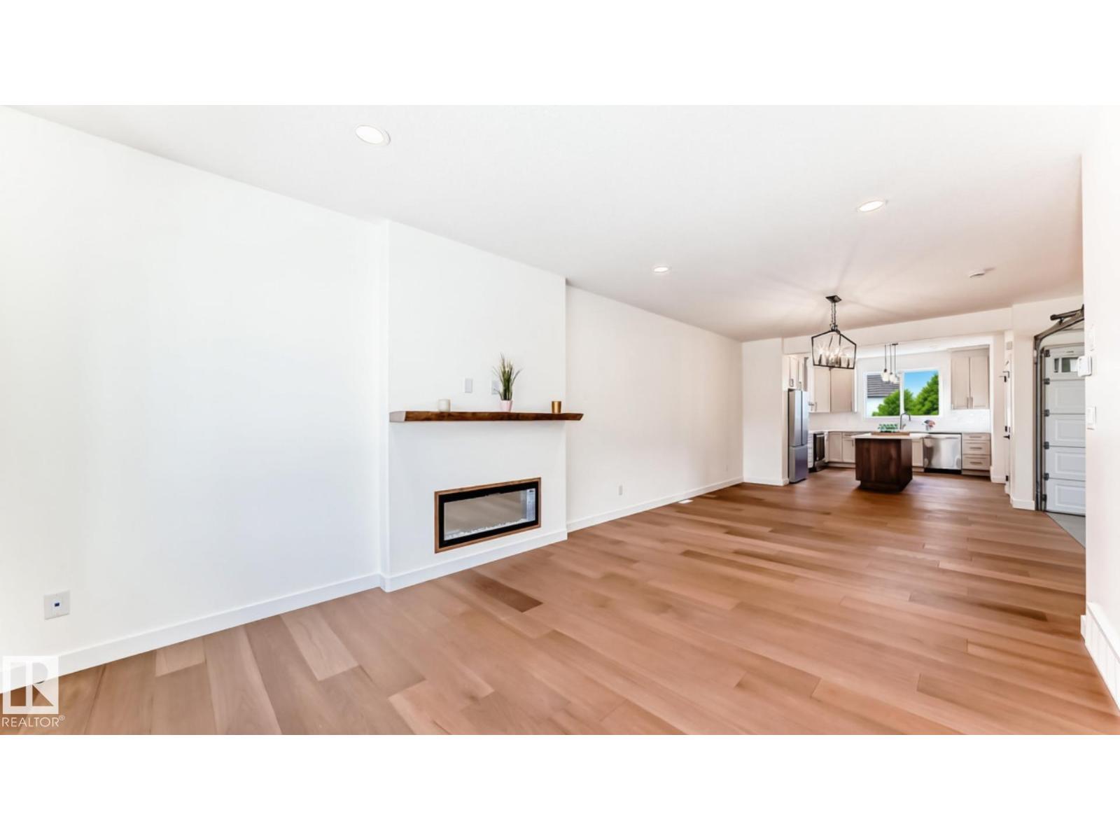 10721 70 AV NW - 17