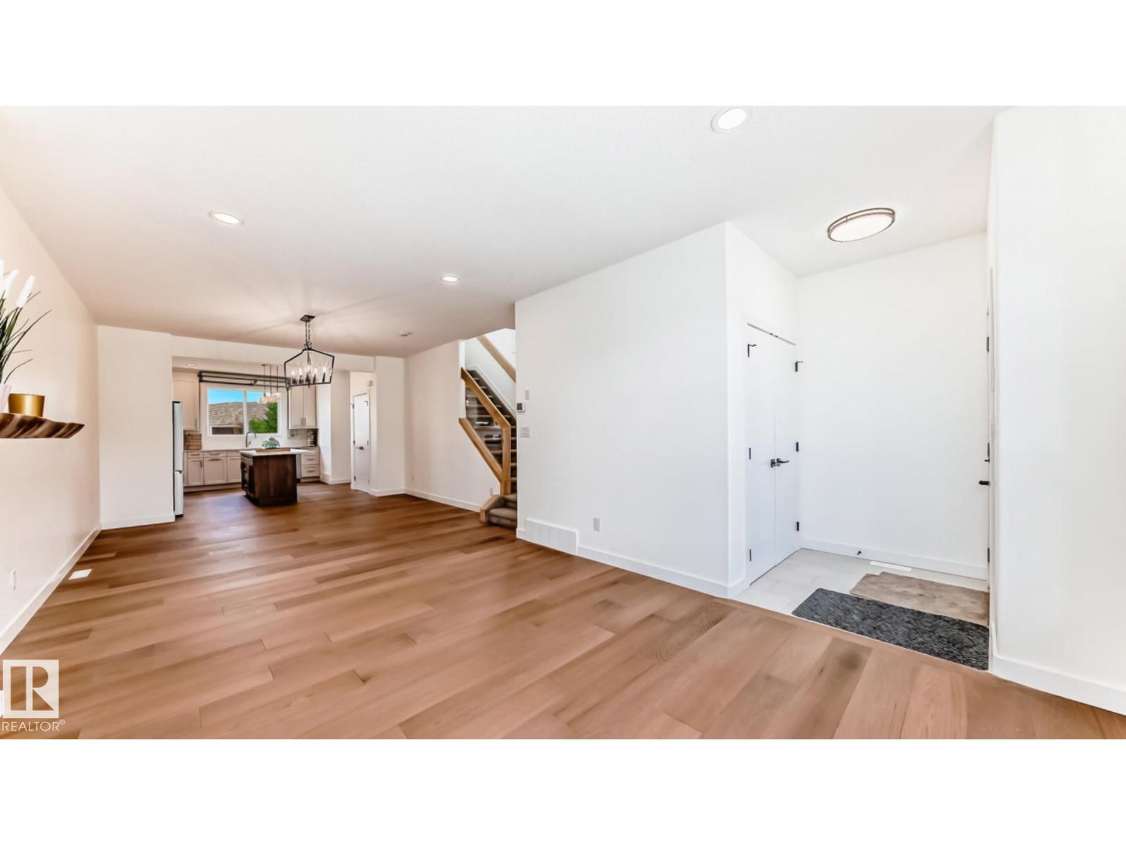 10721 70 AV NW - 11