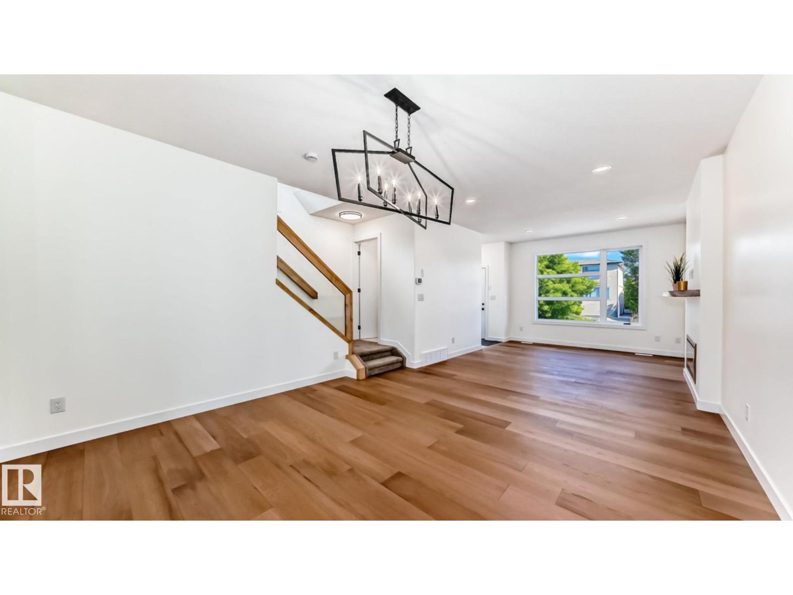 10721 70 AV NW - 13