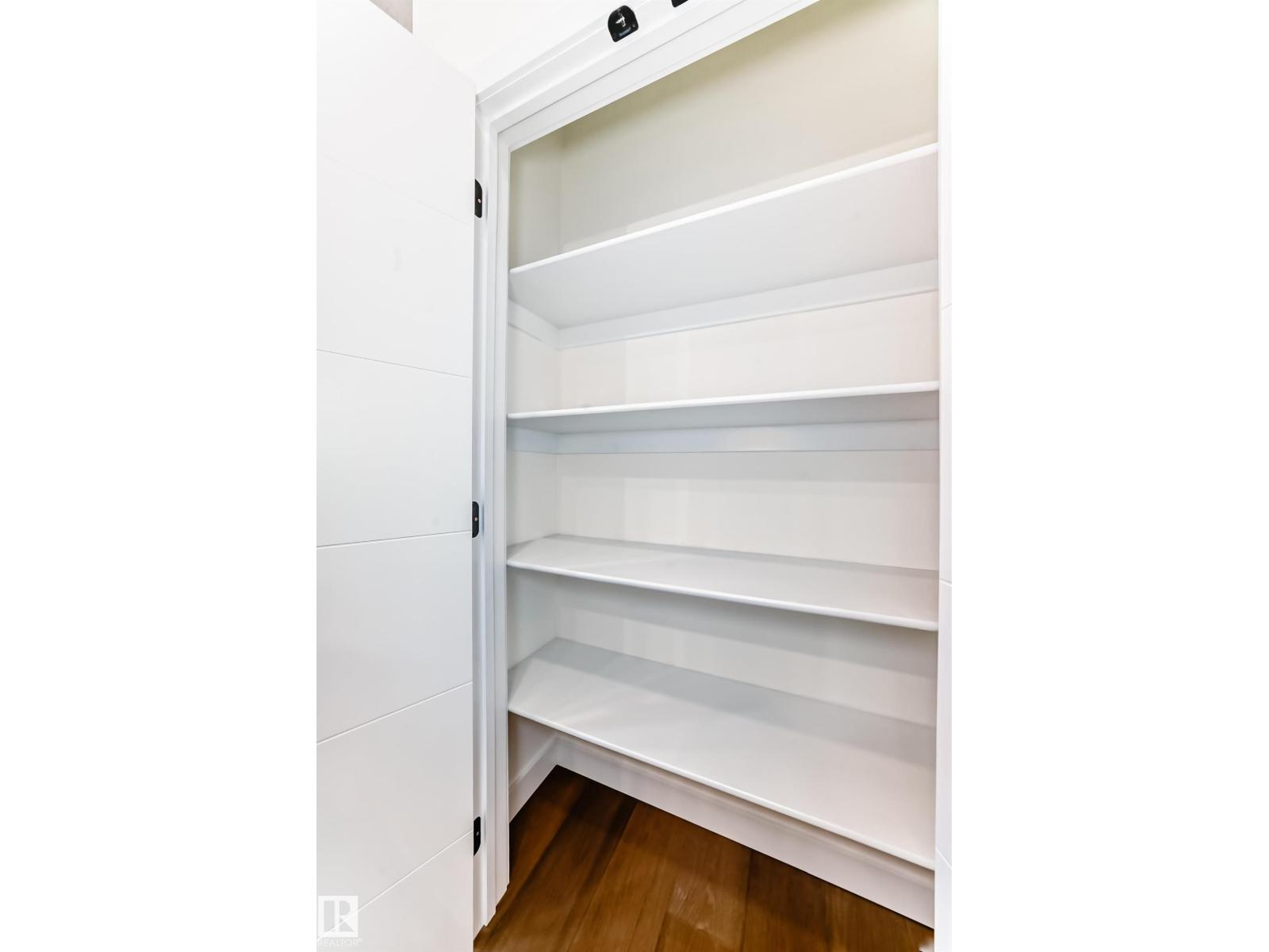 10721 70 AV NW - 23