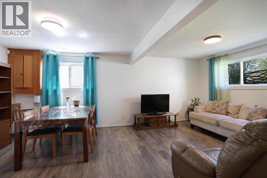 28 Upland Crescent West - Photo 29