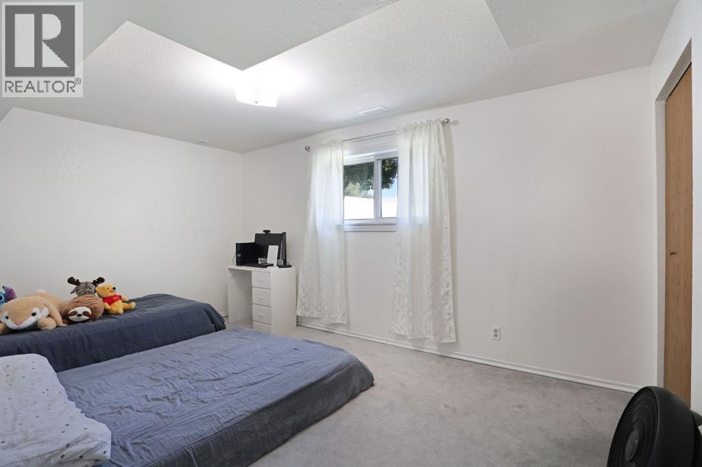 28 Upland Crescent West - Photo 34