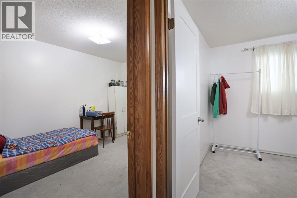 28 Upland Crescent West - Photo 36