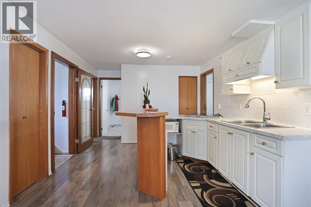 28 Upland Crescent West - Photo 32