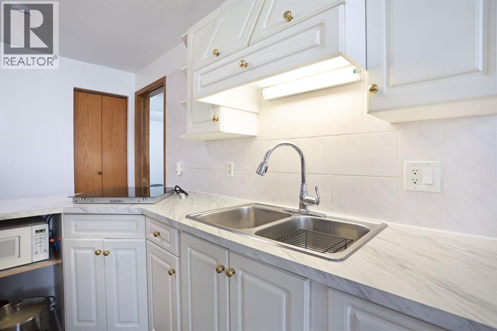 28 Upland Crescent West - Photo 33