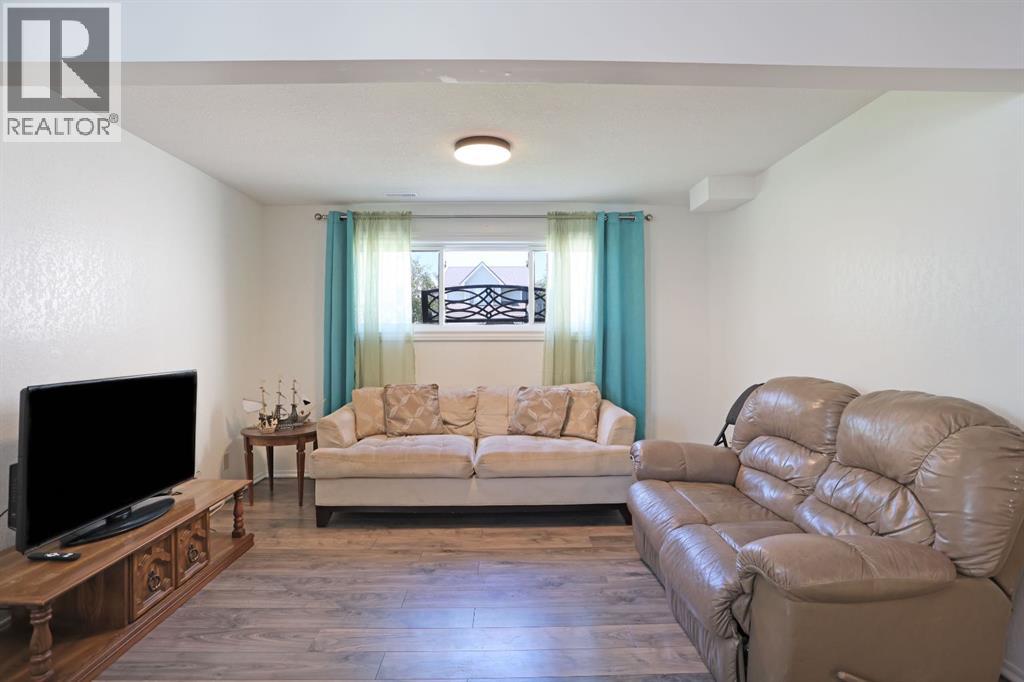 28 Upland Crescent West - Photo 30