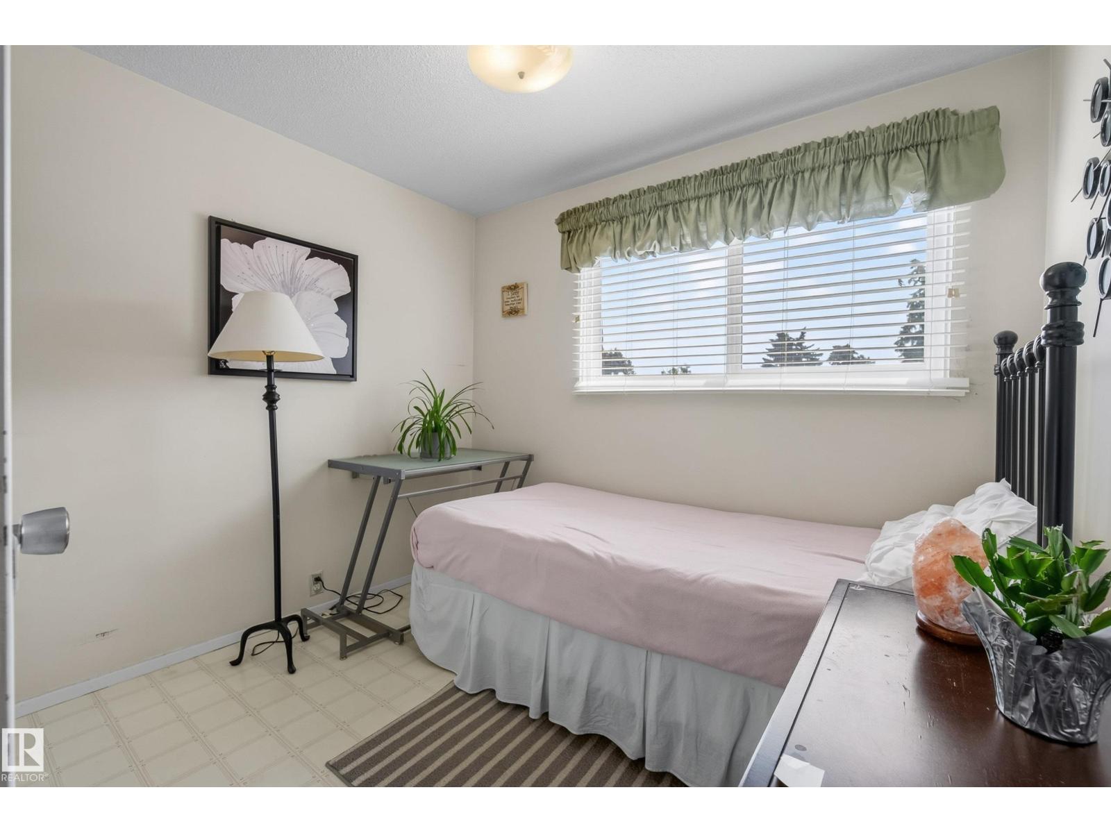 117 MAYFAIR MEWS ME NW - 11
