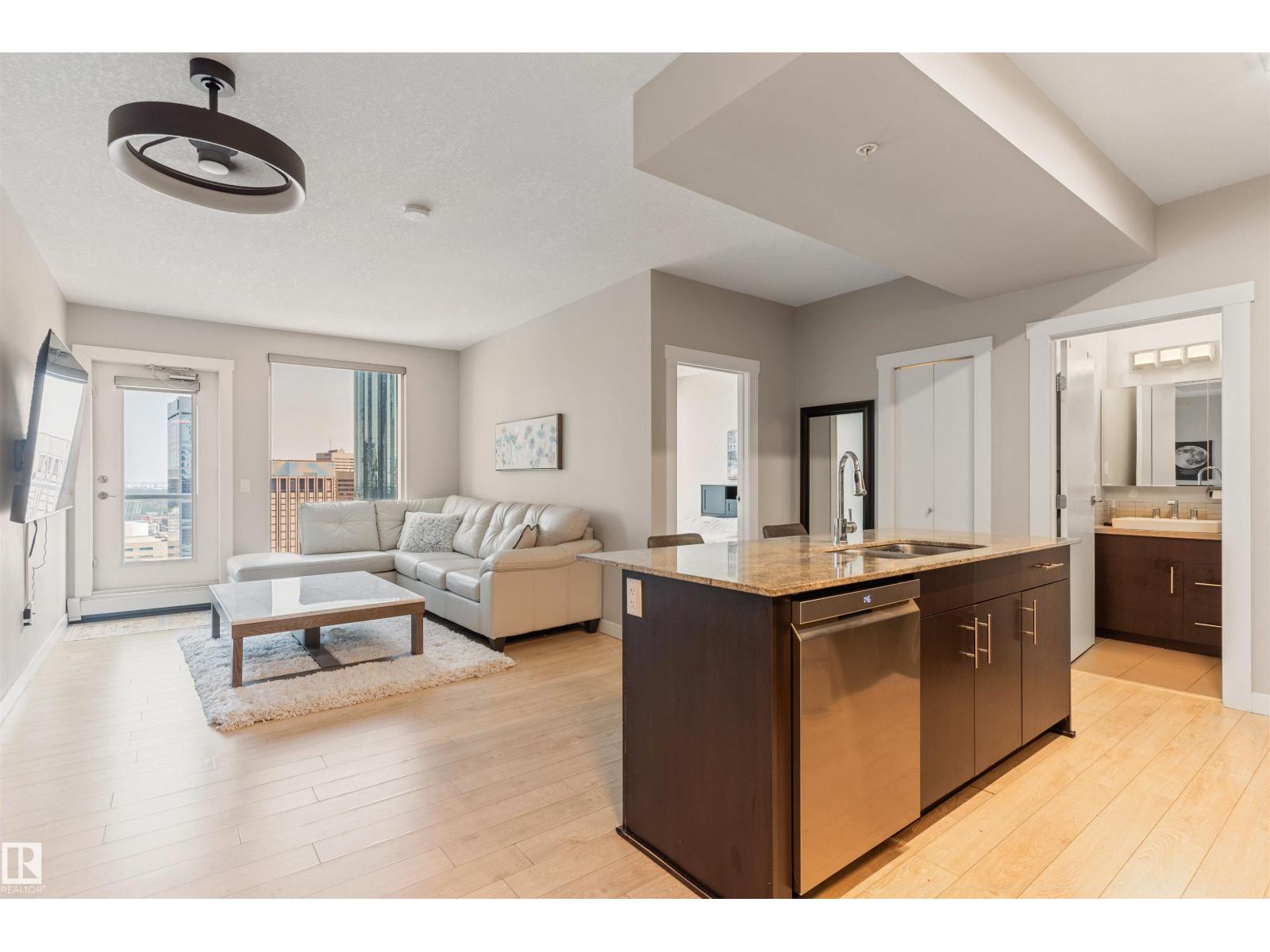 #2205 10226 104 ST NW - 4