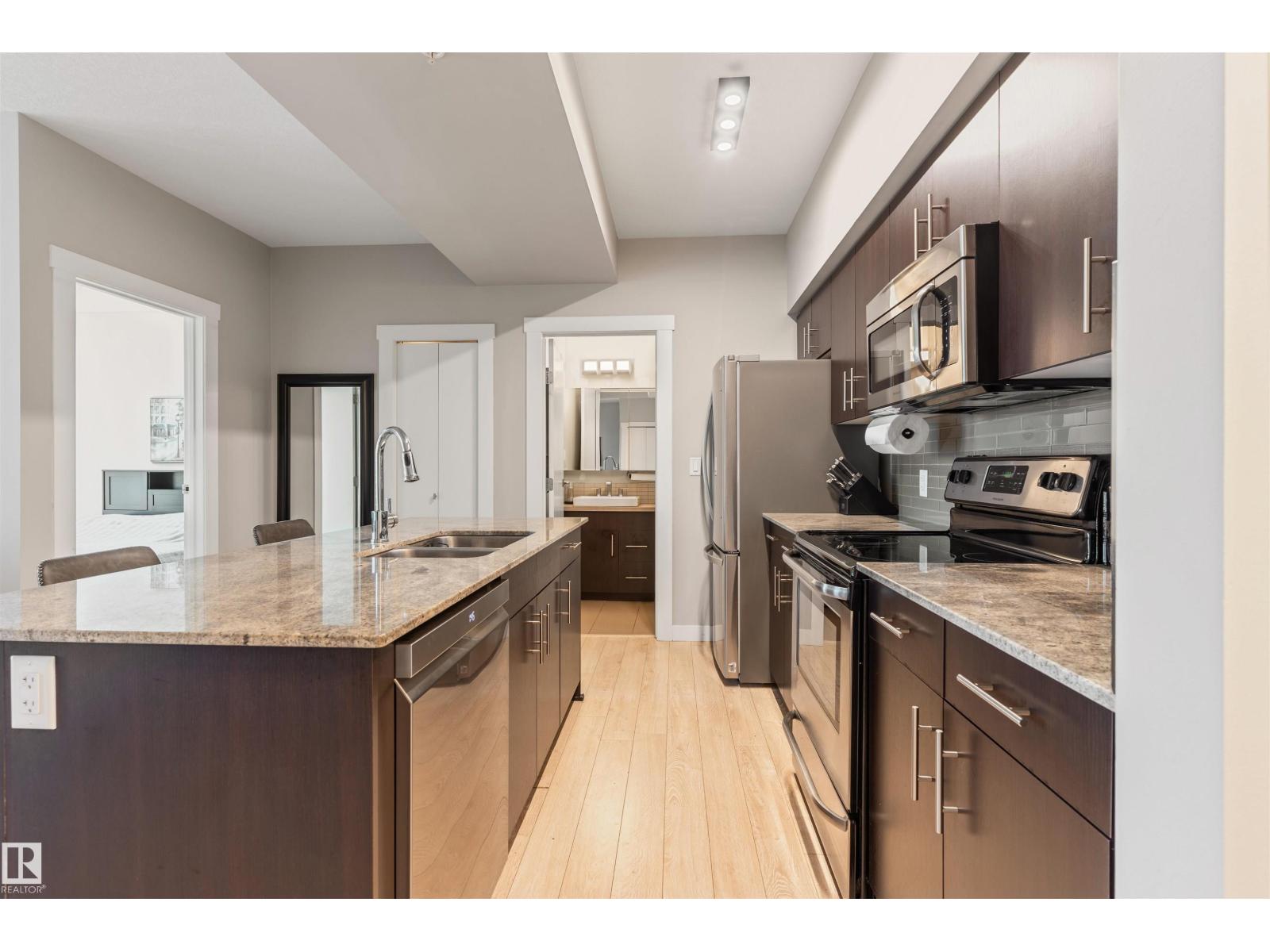 #2205 10226 104 ST NW - 5