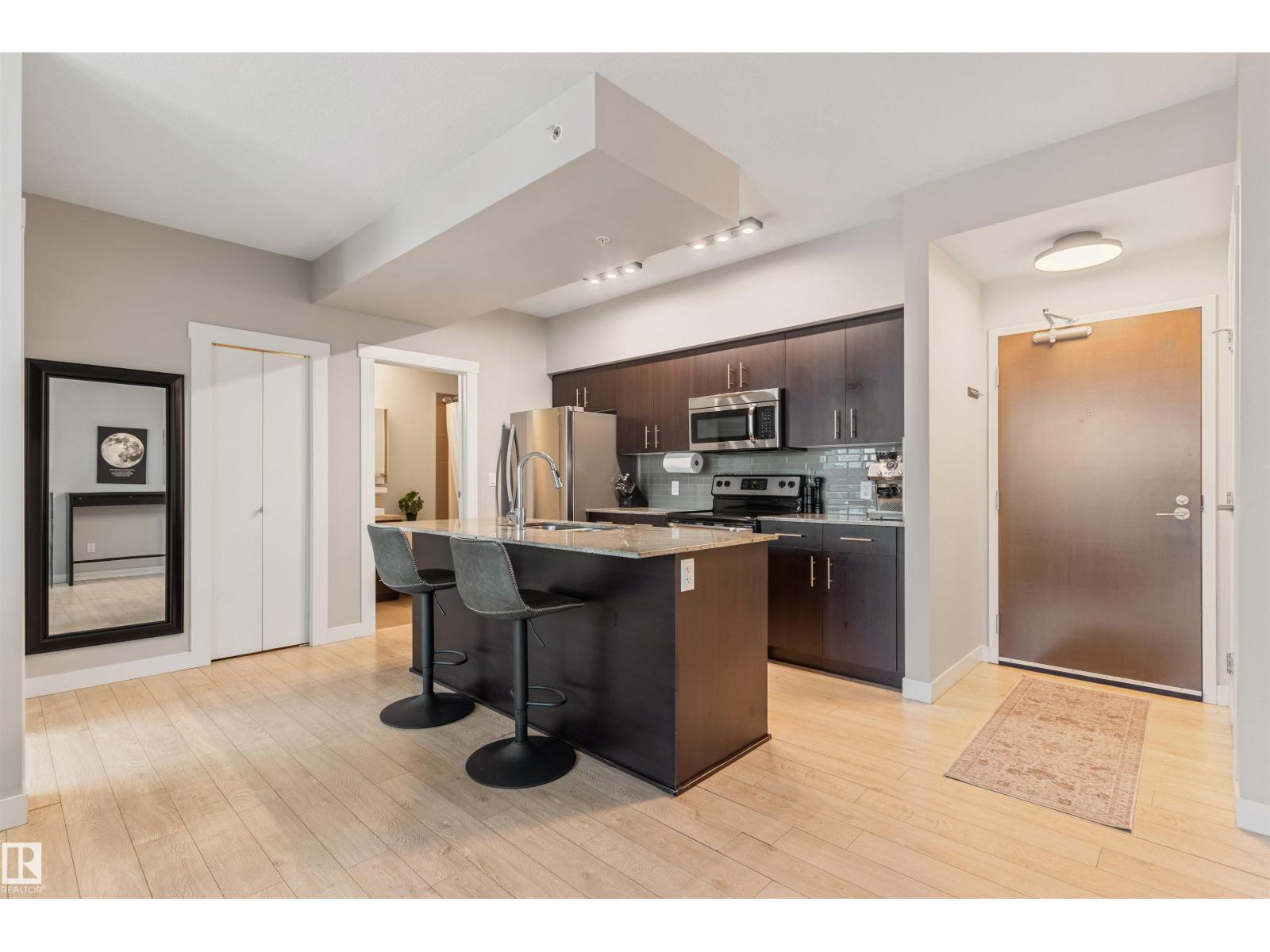 #2205 10226 104 ST NW - 15