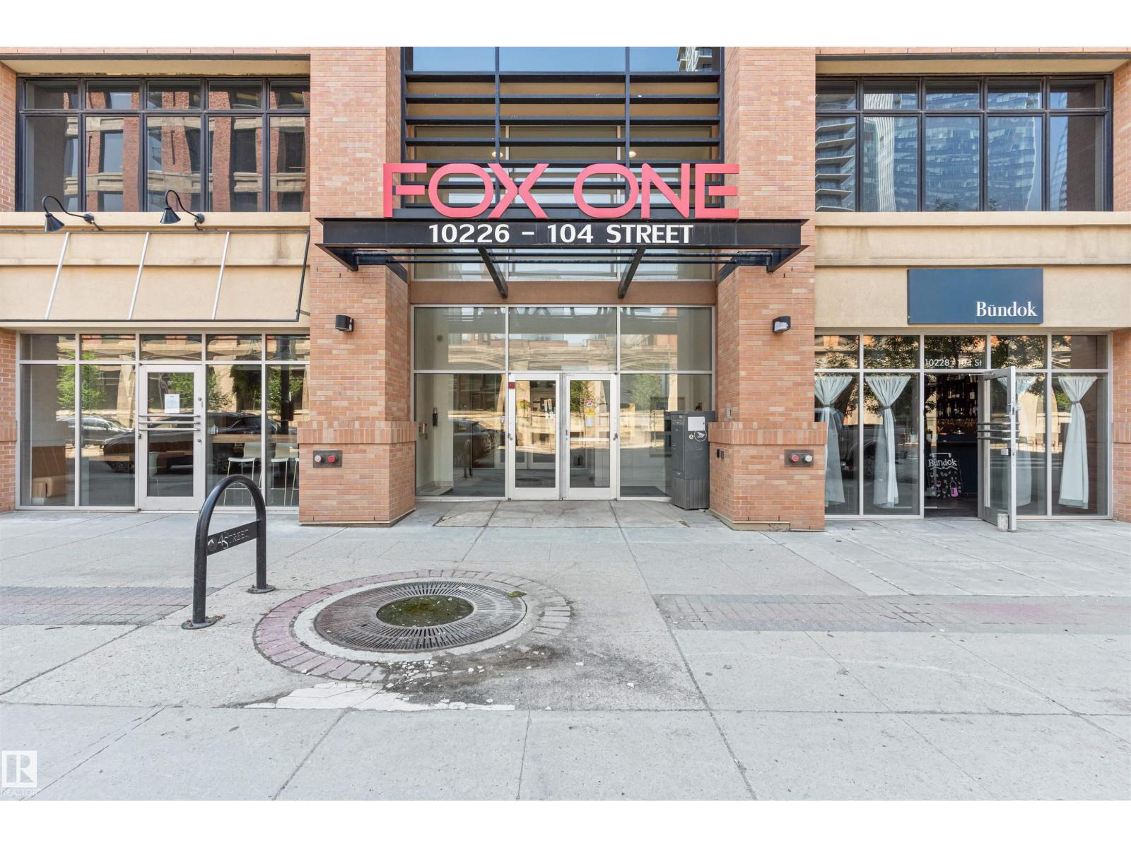 #2205 10226 104 ST NW - 33