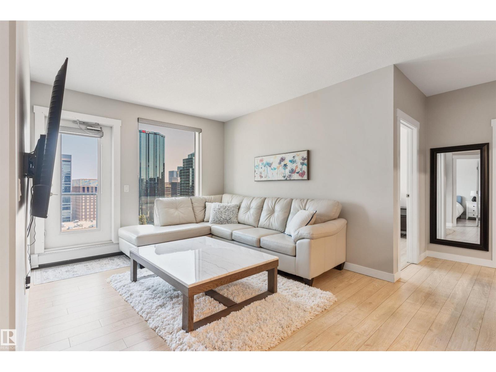 #2205 10226 104 ST NW - 18
