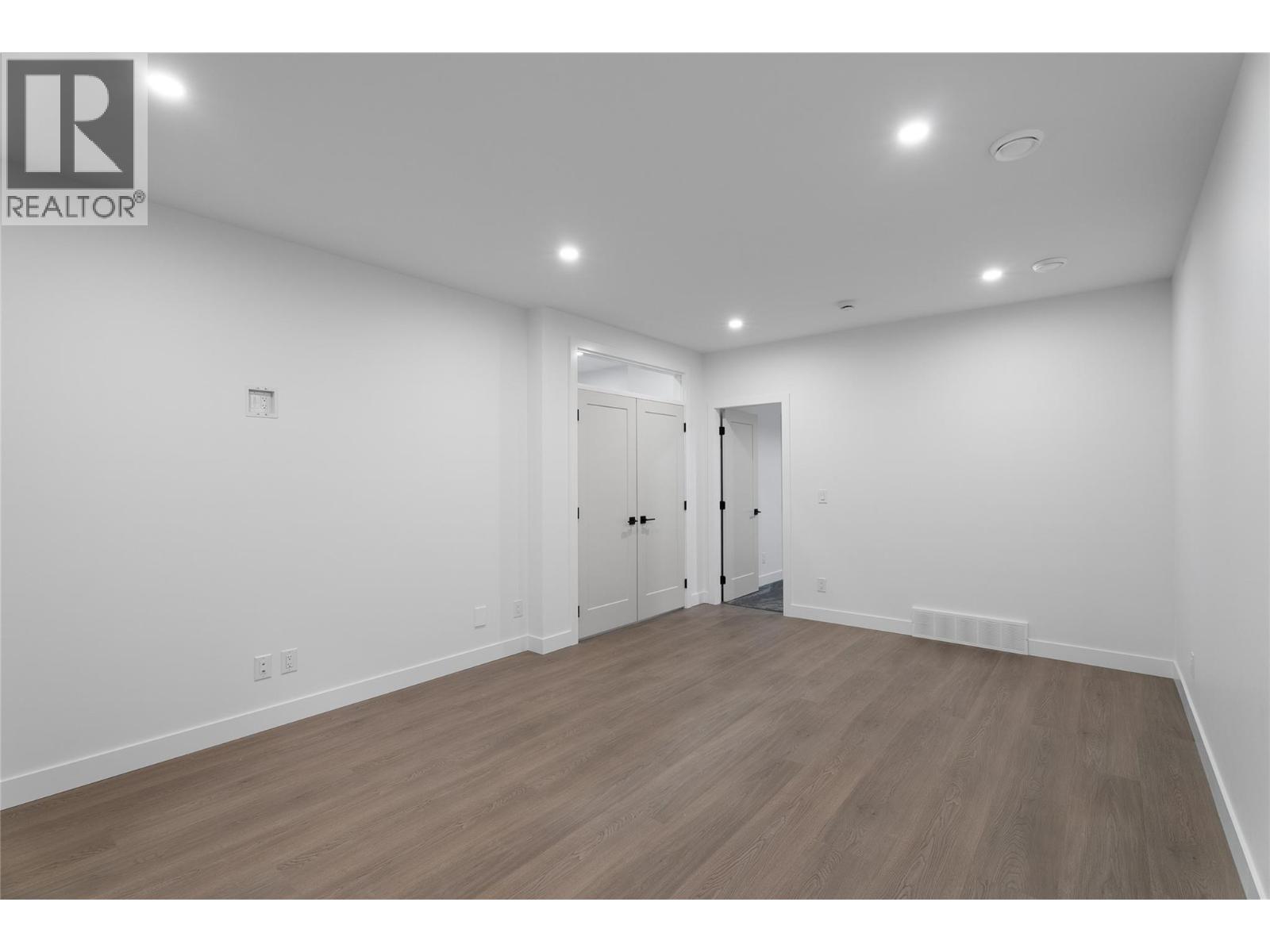 #107 2400 Coldwater Drive - 19