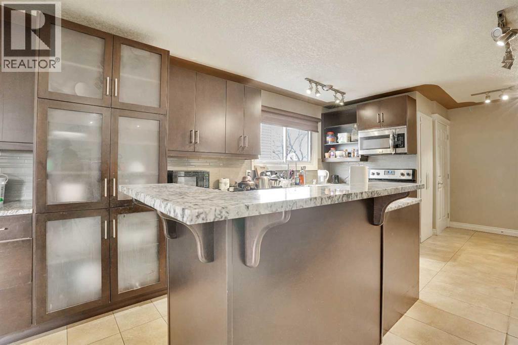 528 Whiteridge Way NE - 13