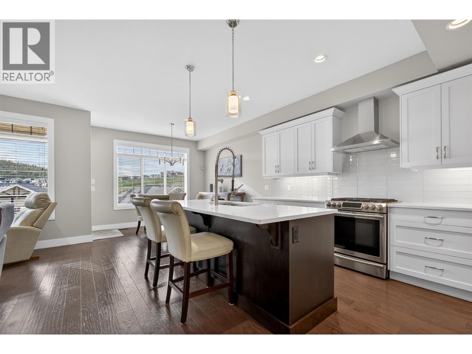 #17 875 Stockley Street - 1